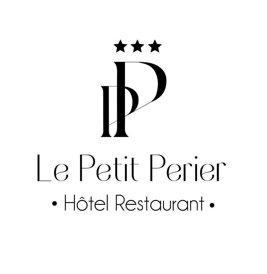 Hotel Le Petit Perier Лавал Екстериор снимка